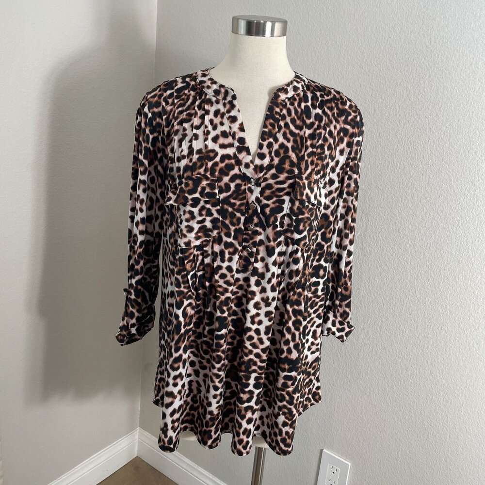 Cocomo Womens Plus 1X Leopard Tunic Top V Neck Roll Tab Sleeve‎ Blouse Stretch